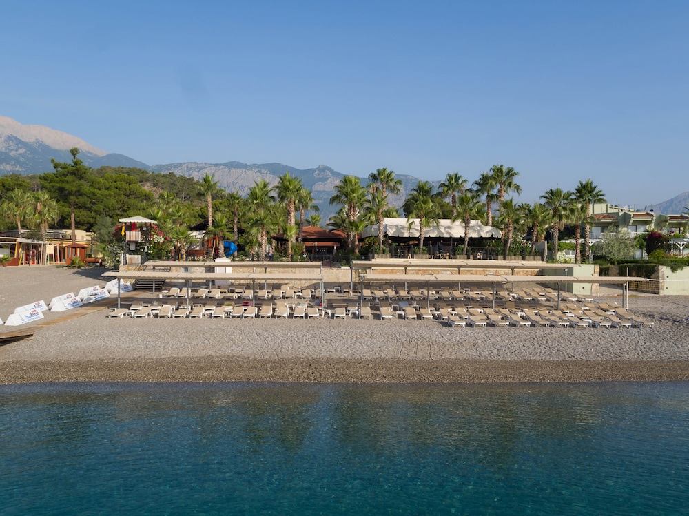 Club Akman Beach Hotel 46/50