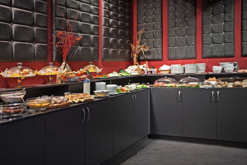 restaurant cafeteria