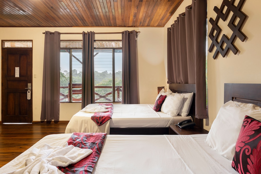 Tabulia Tree Hotel and Villas 54/77