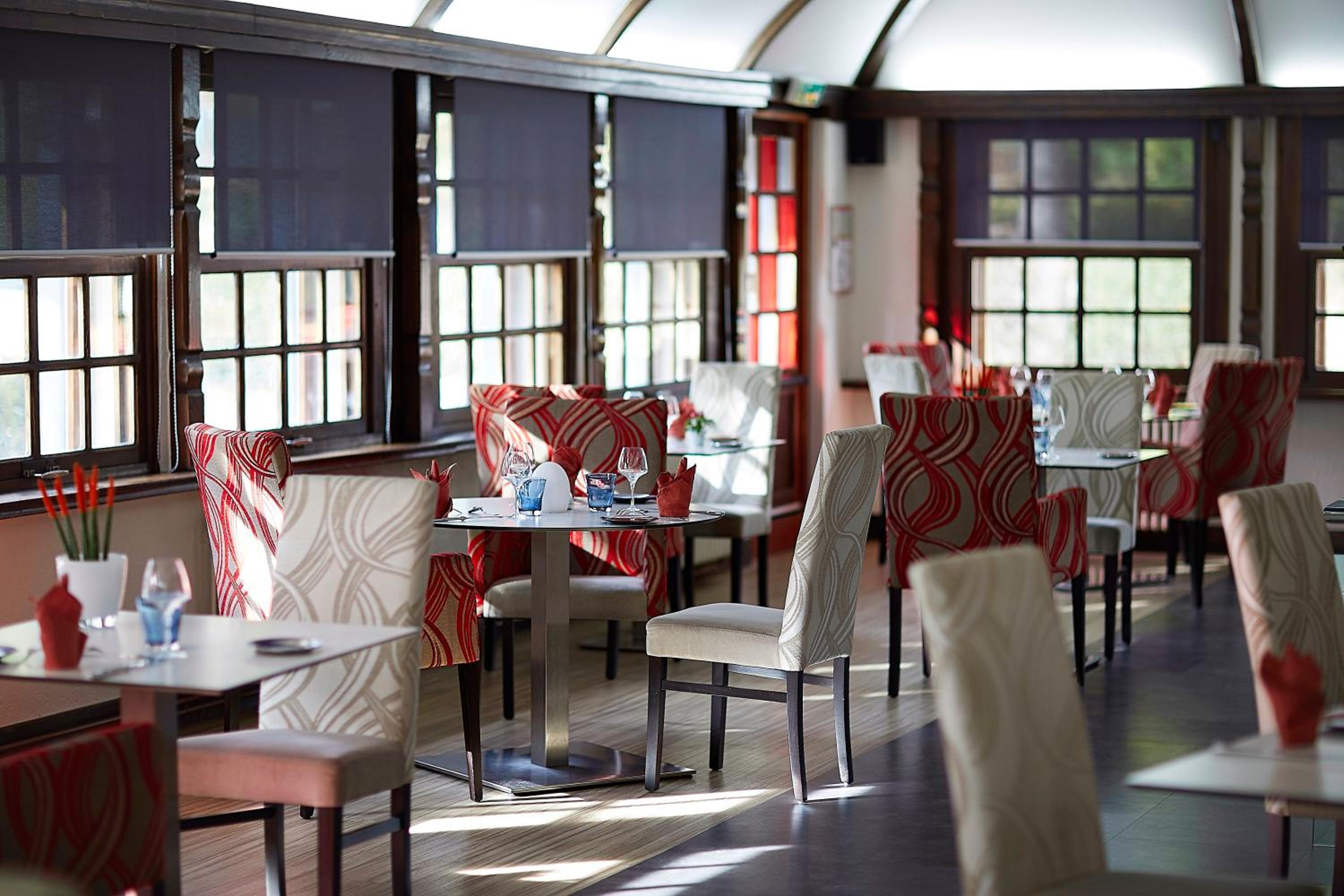 restaurant cafeteria