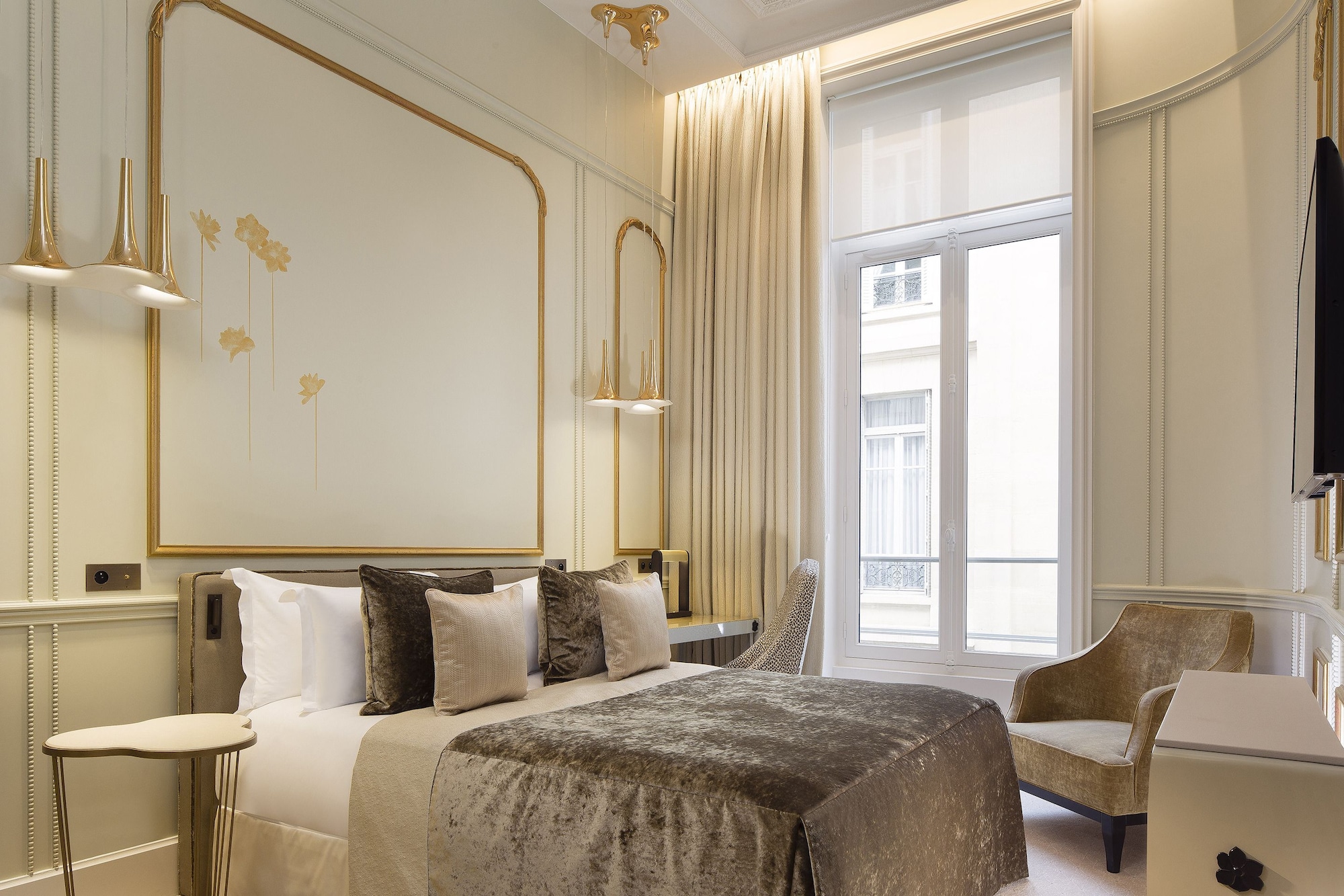 SUPERIOR, DOUBLE BED