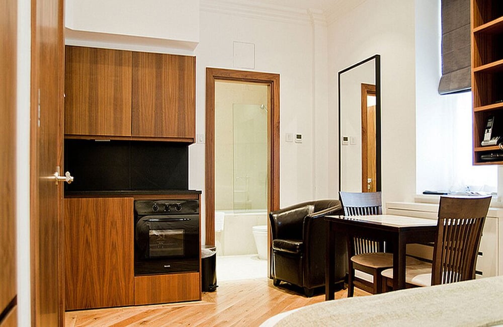 Presidential Apartments - Kensington 54/69