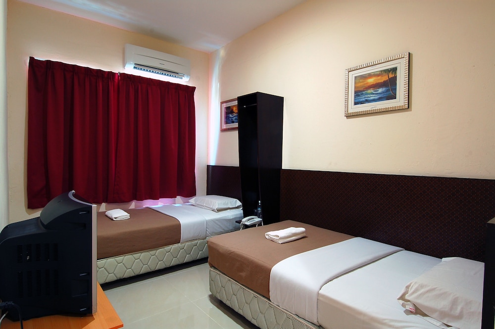 Impiana Mutiara Hotel At Kampung Air 13/24