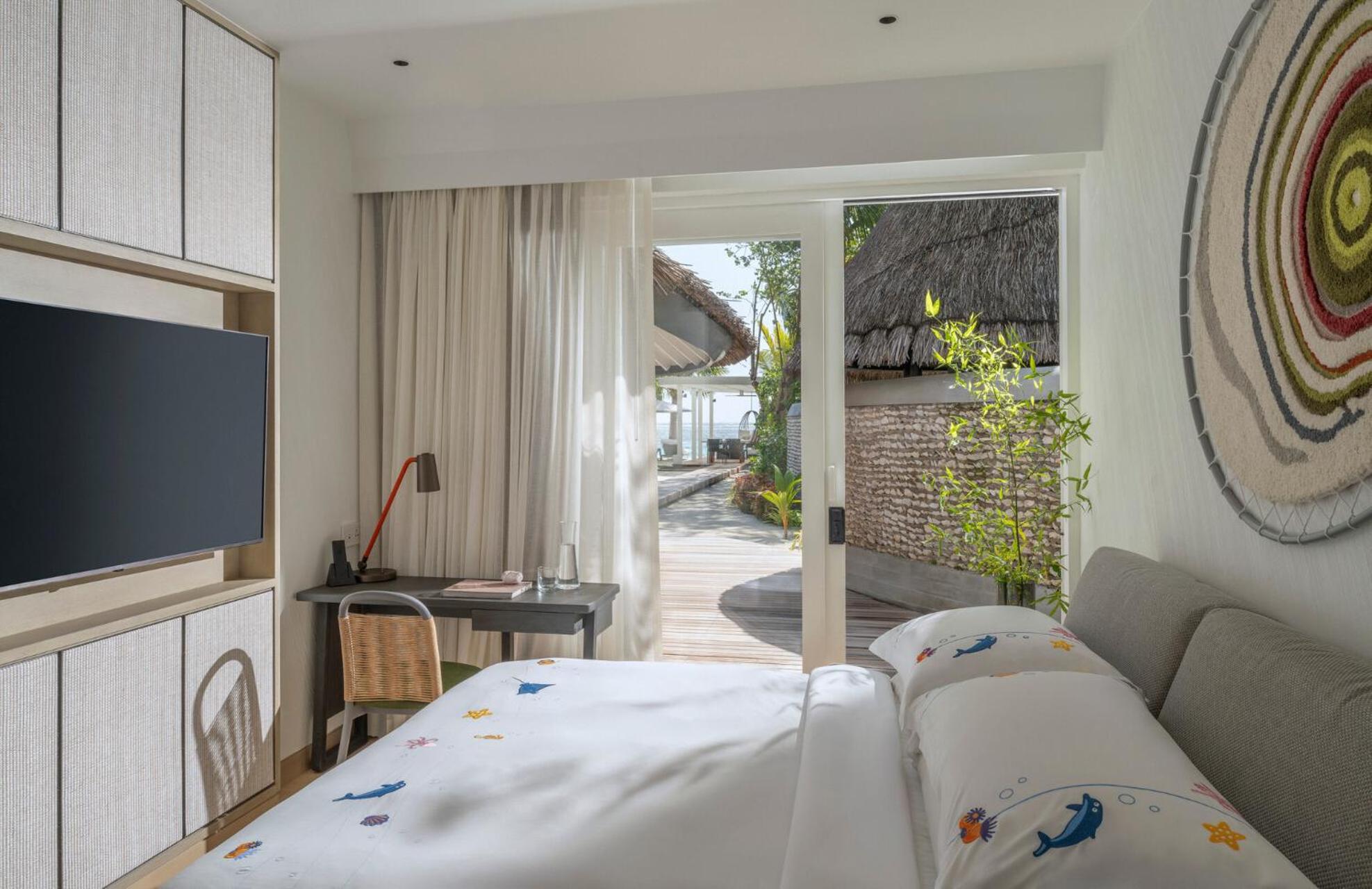 Beach Villa, Sunset, Family, King Bed, with Pool