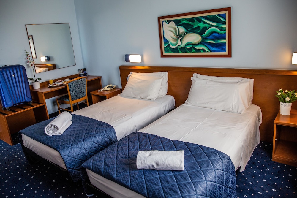 HOTEL GLIS 28/64
