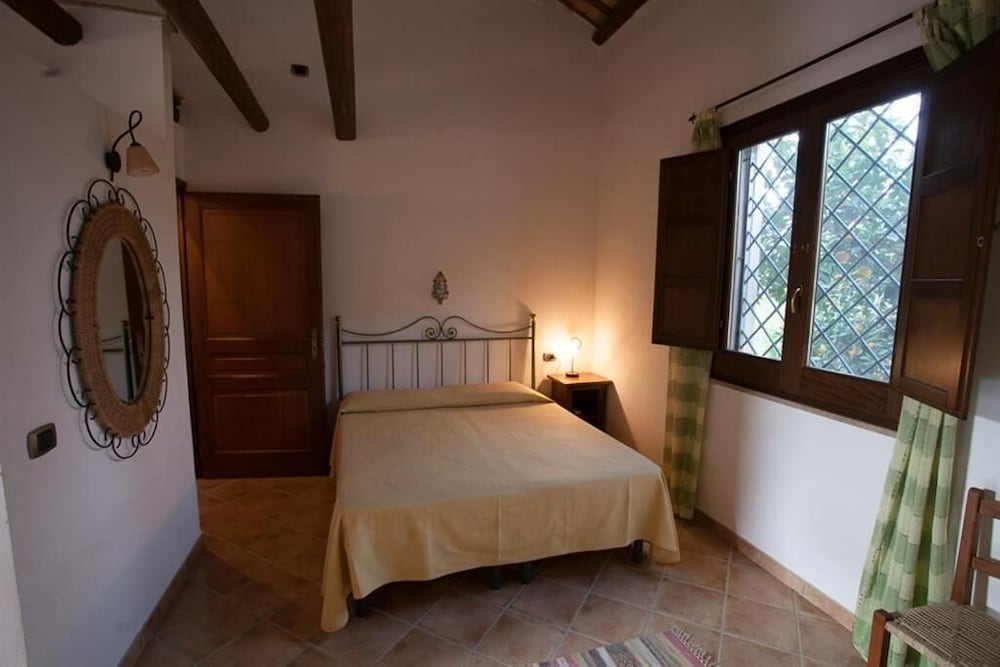 Agriturismo Baglio Donna Santa 9/48