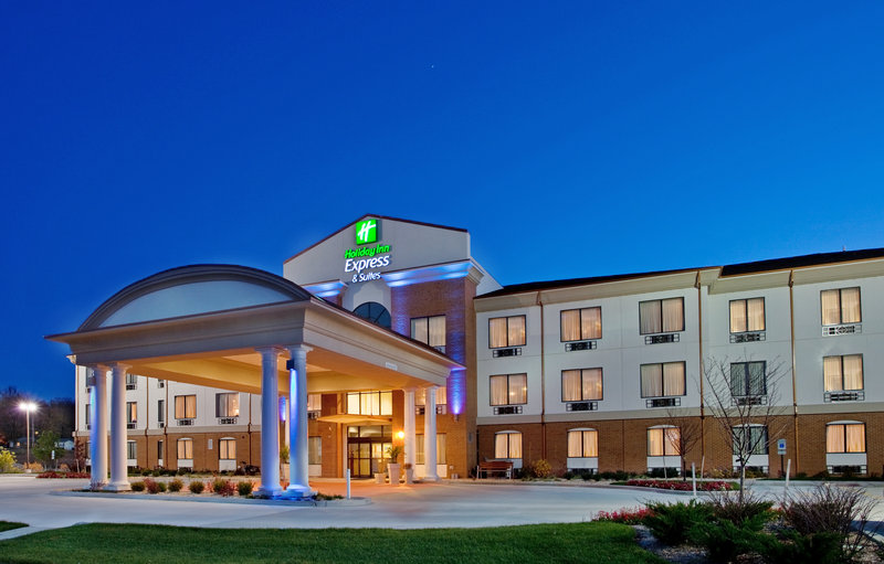 Holiday Inn Express Hotel And Suites St Charles 2/56