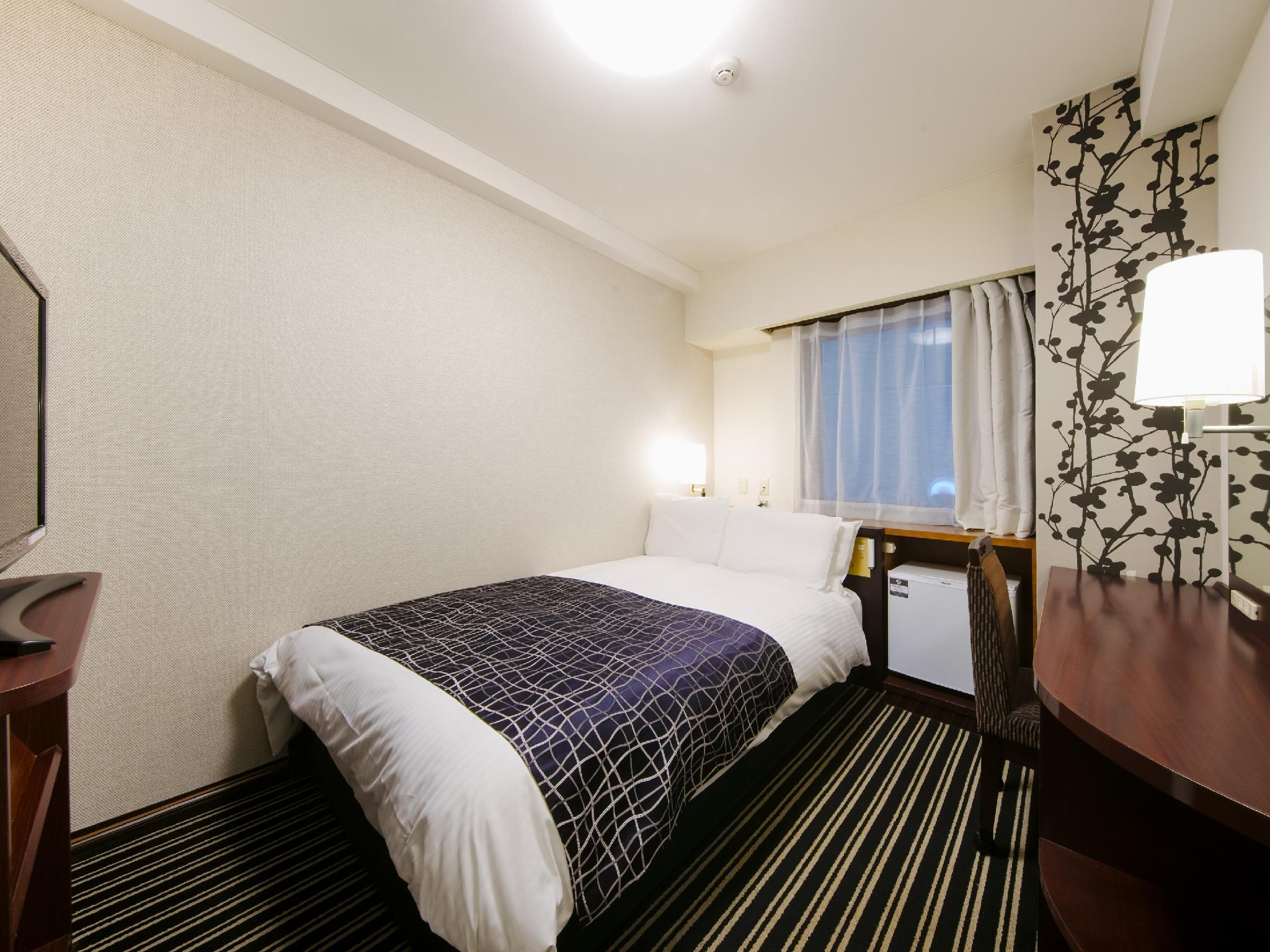 Semi Room, Semi Double Bed, Small, Smoking