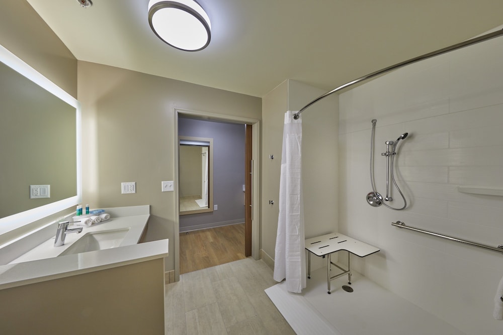 Holiday Inn Express Suites Hermiston Downtown 17/54