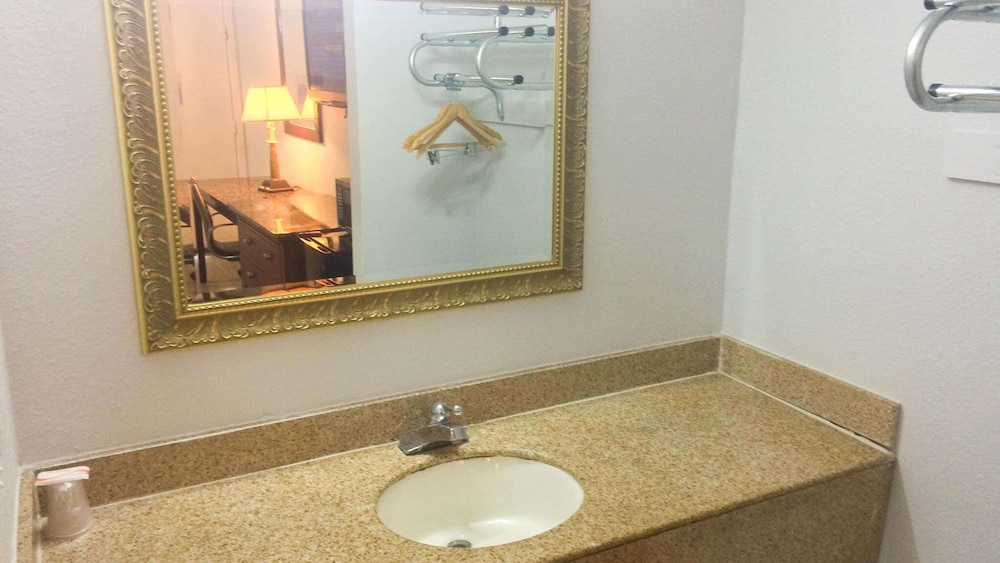 Motel6 Newport News, VA - Fort Eustis 19/21
