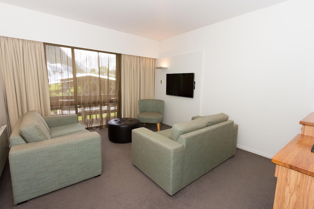 Scenic Hotel Franz Josef 36/48