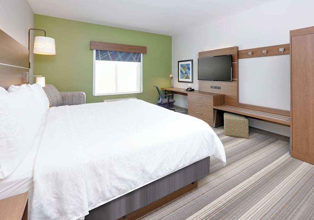 Holiday Inn Express Hotel And Suites Denton Unt Twu 22/68