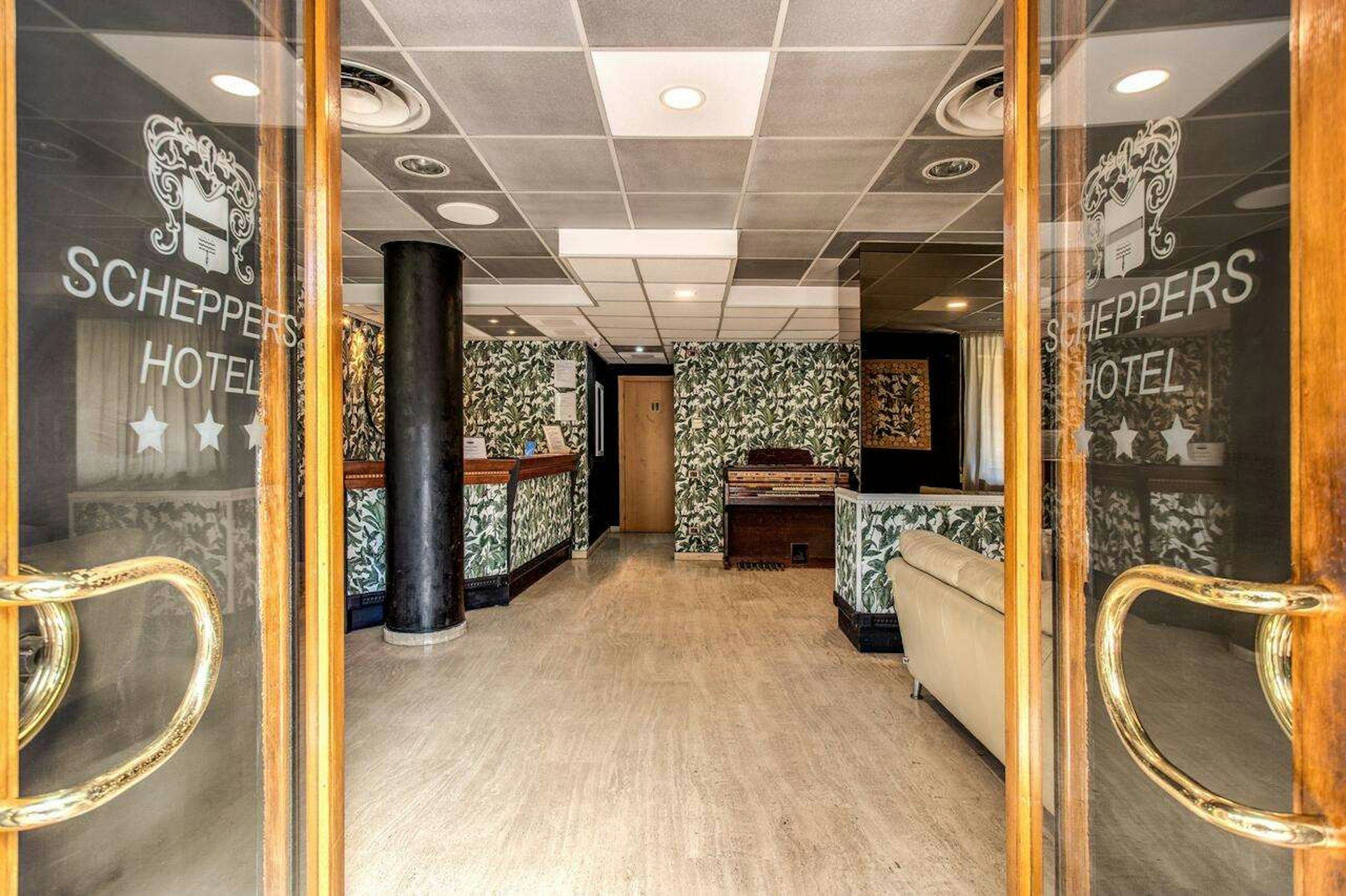 Lobby at Scheppers Hotel, ROME