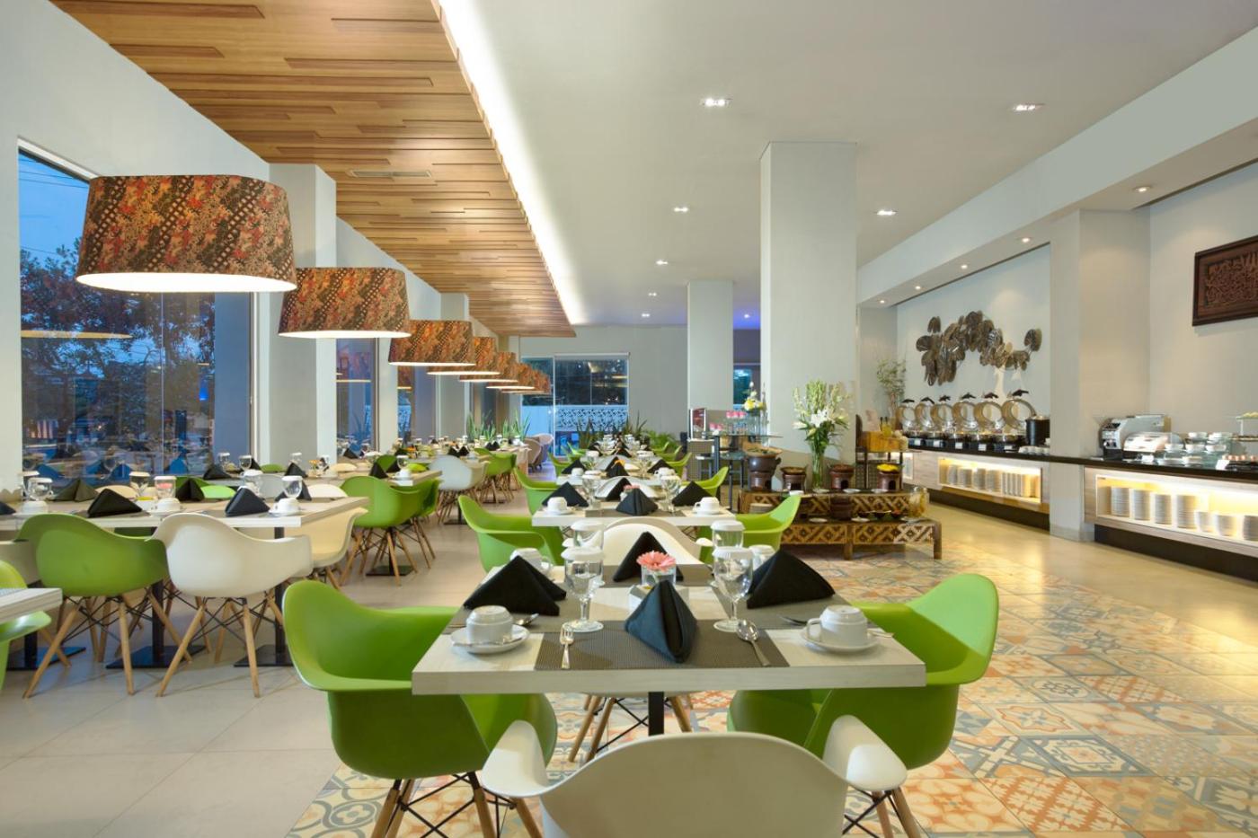 KHAS Surabaya Hotel 50/61