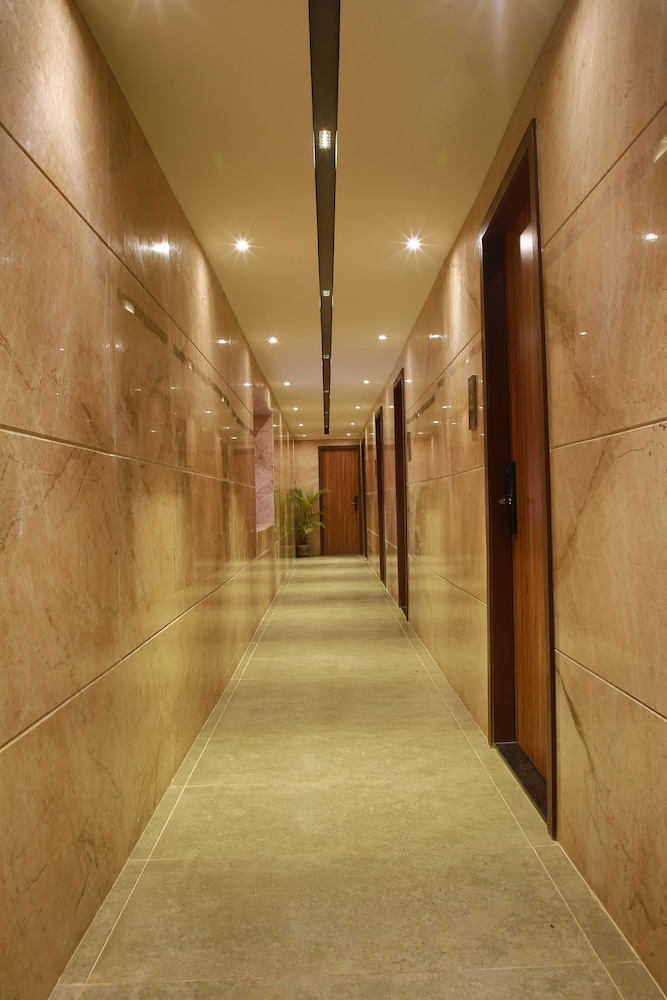 Hotel Rock Regency 30/55