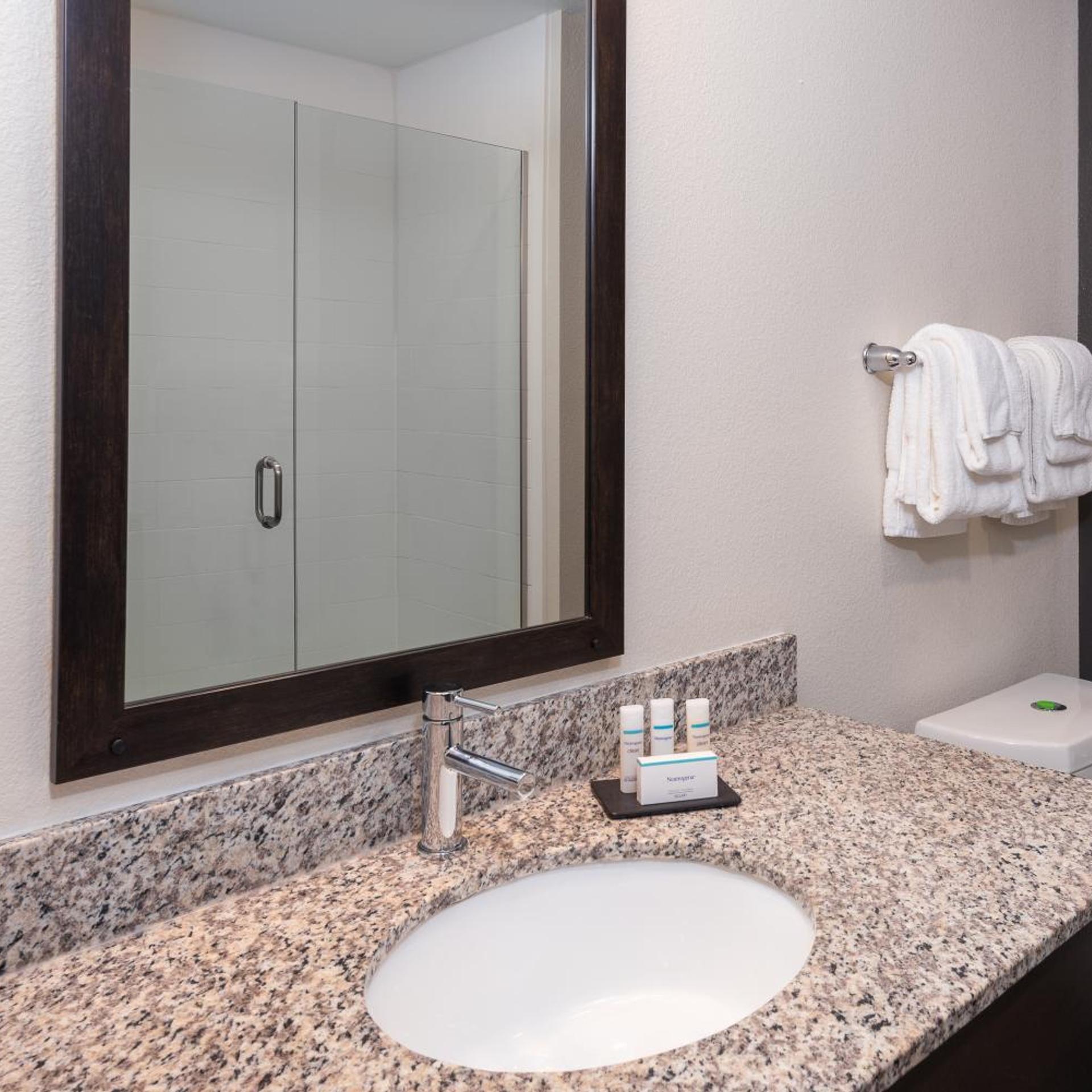غرفة رباعية بسريرين كوين، Caretta Landing Sarasota, an Ascend Collection Hotel 4/4