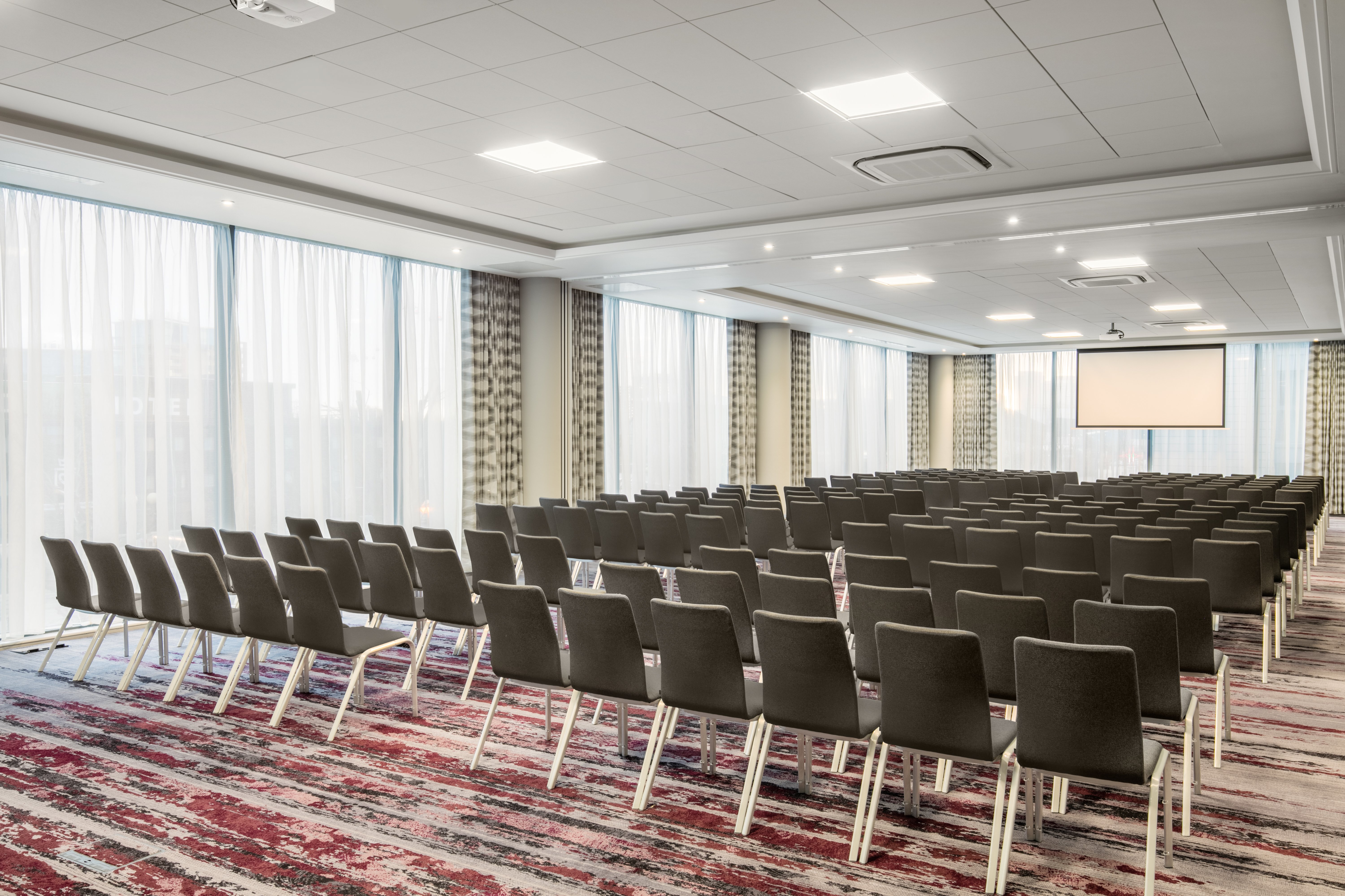 CROWNE PLAZA LONDON DOCKLANDS 55/71