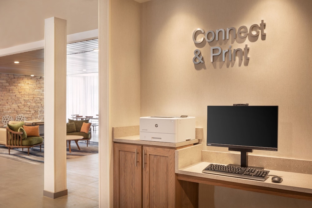 Fairfield Inn & Suites by Marriott Fresno North/Shaw Avenue 15/20