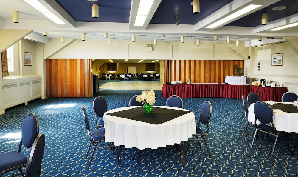 Slemon Park Hotel & Conference Centre 16/35