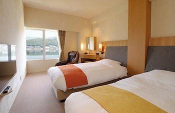 Japanese Western, Renovated, 2 Futon Beds