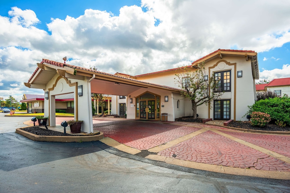 Motel6 Hazelwood, MO 43/46