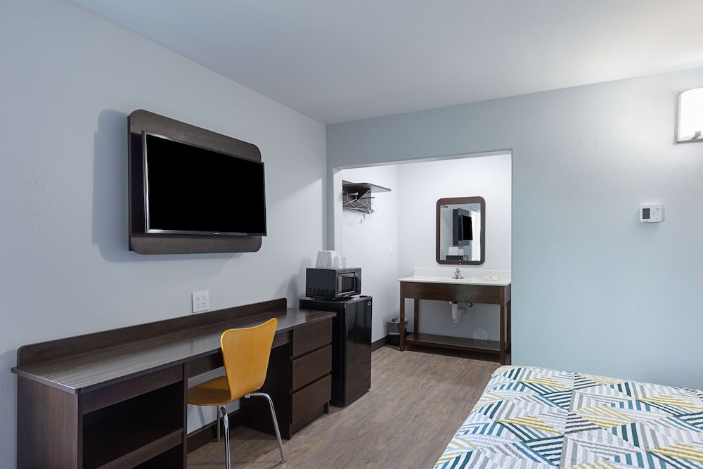 Motel6 Show Low, AZ 26/33