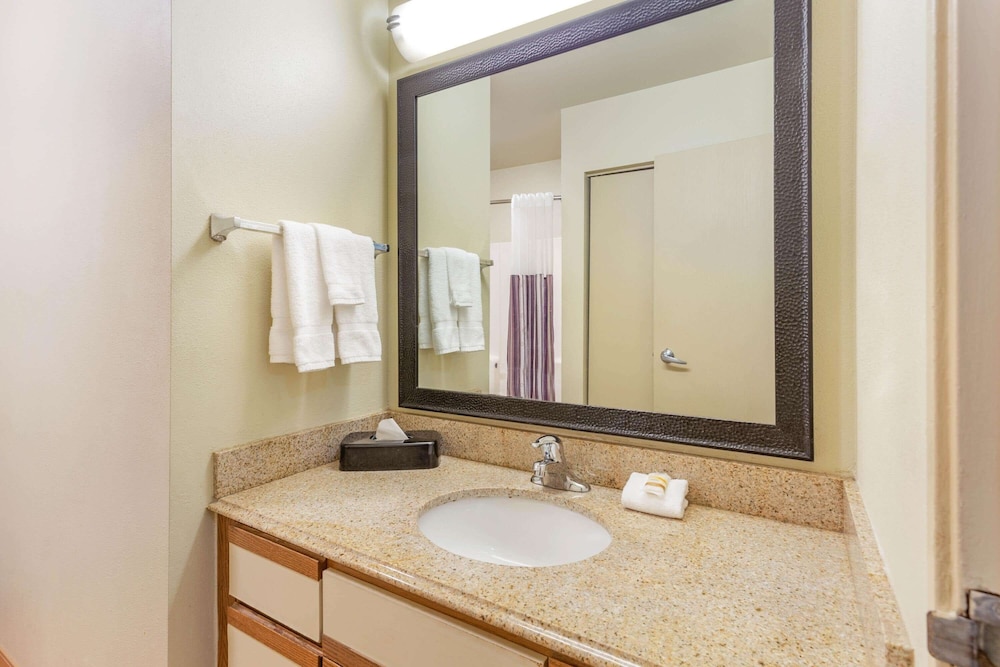 La Quinta Inn & Suites by Wyndham Chicago Tinley Park 19/47