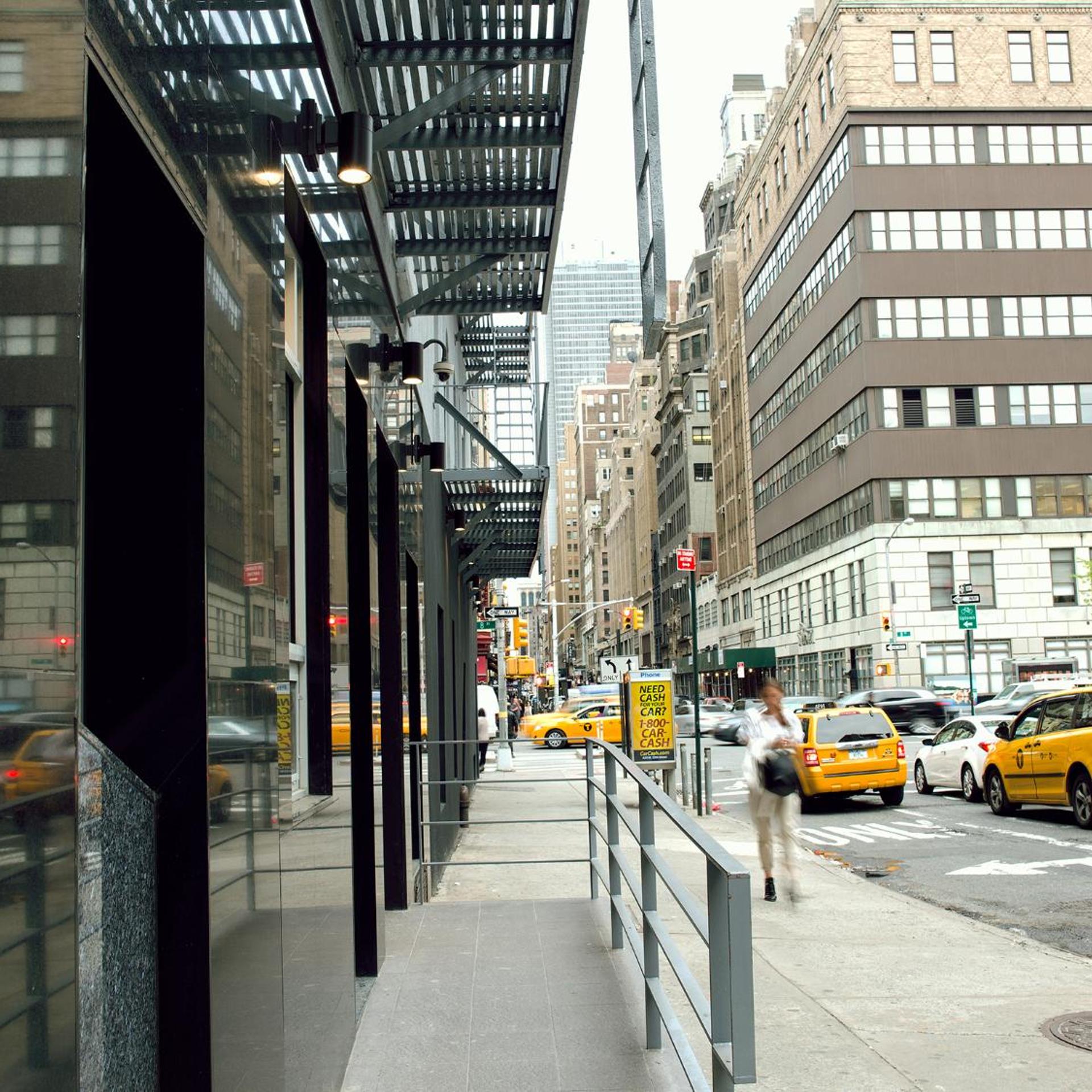 Midtown West Hotel 83/91
