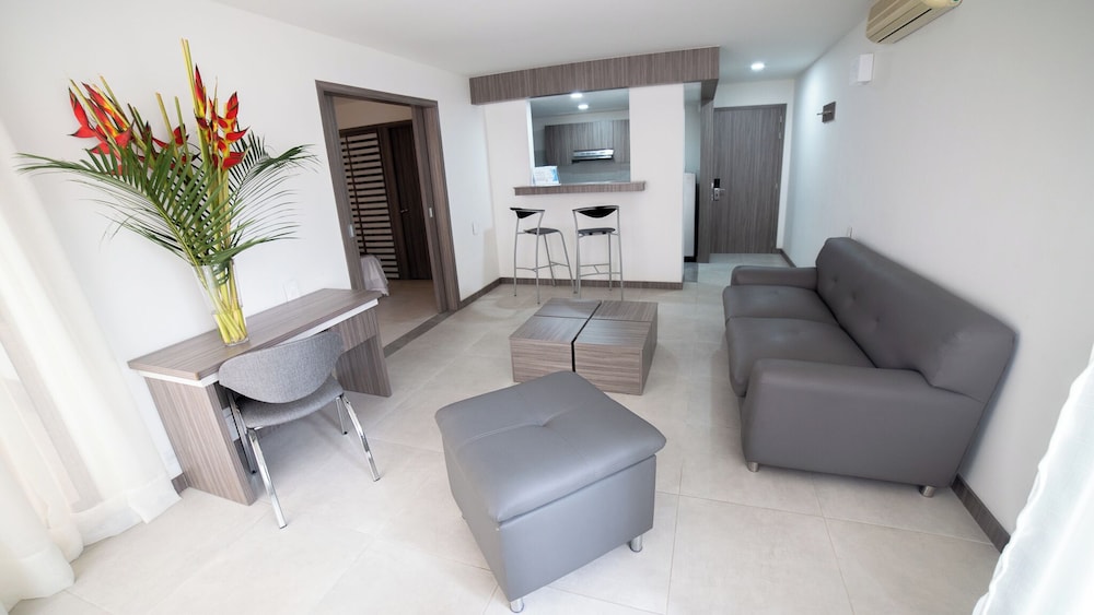 Aparta Suites Torre Poblado 25/40