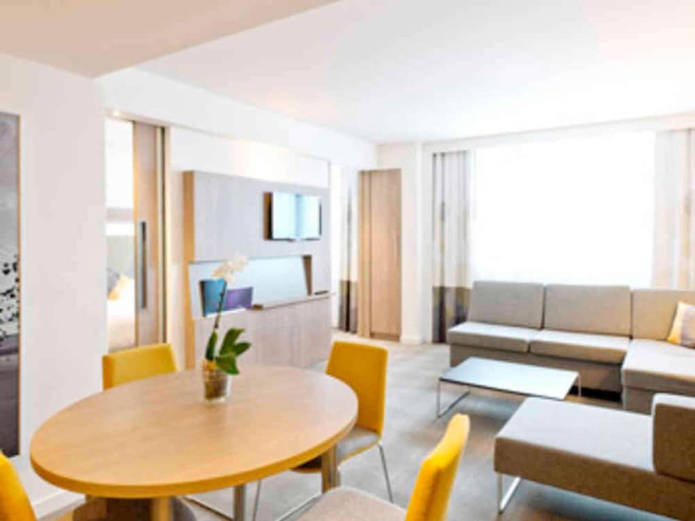 NOVOTEL LODZ CENTRUM 56/77