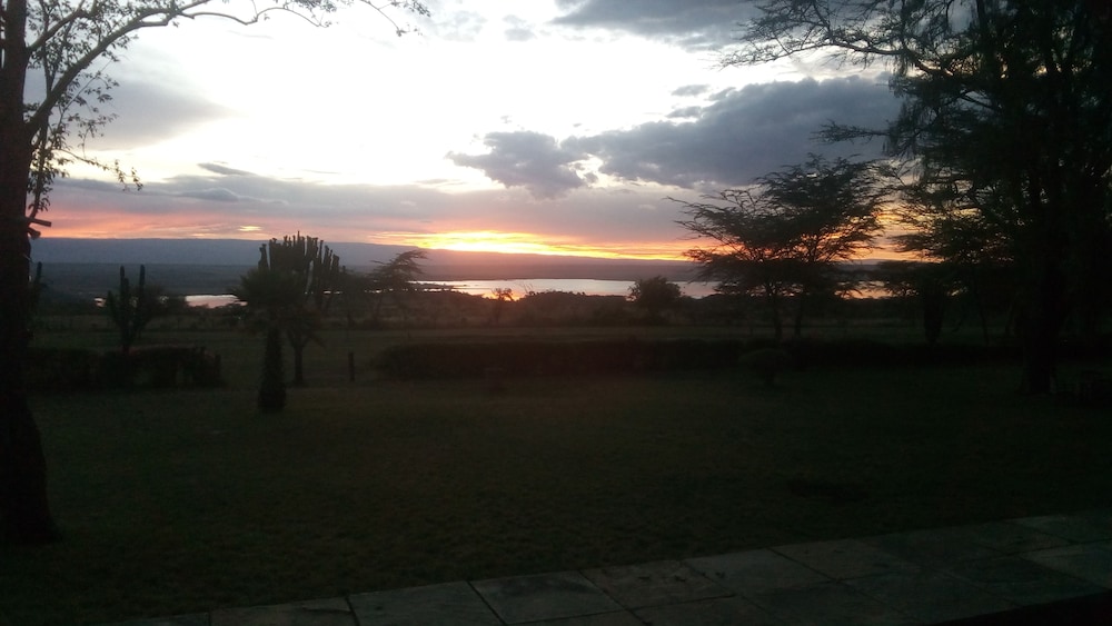 Jacaranda Lake Elementaita Lodge 27/34