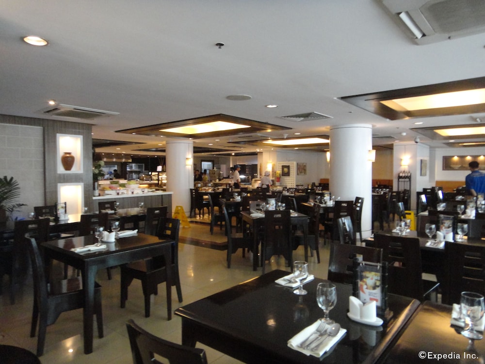 Cebu Parklane International Hotel 40/50