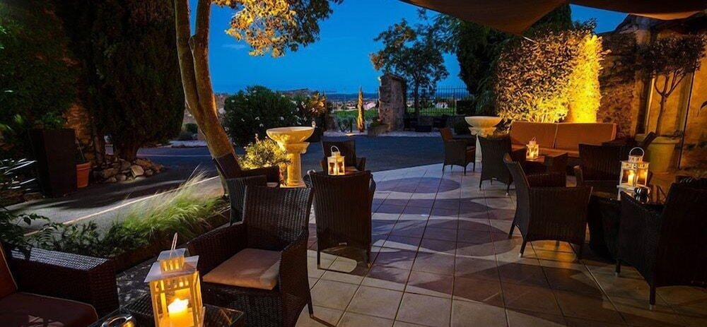 AUBERGE COTE JARDIN 38/56
