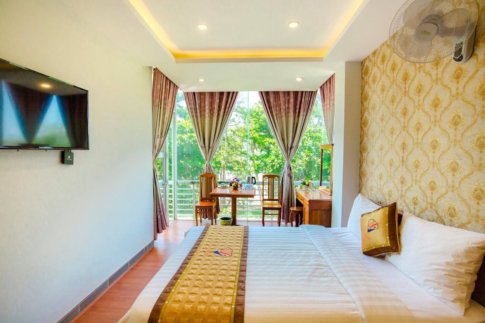 Y Linh Hotel 24/58