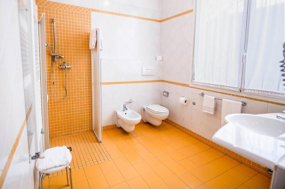 Hotel Estense 10/40