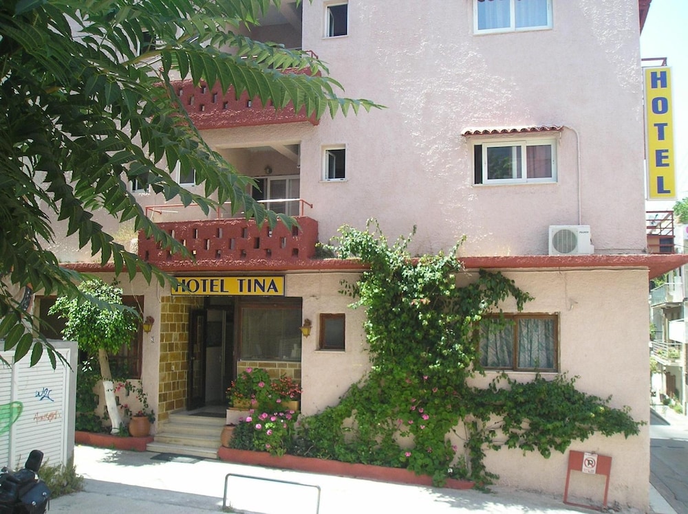 Tina Hotel 11/50