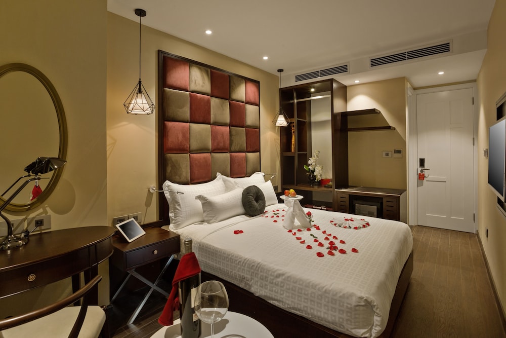 Hanoi La Storia Hotel 7/64