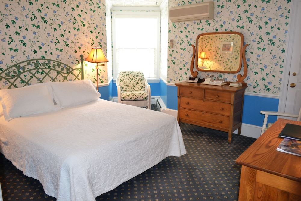 Stafford s Bay View Inn 8/50