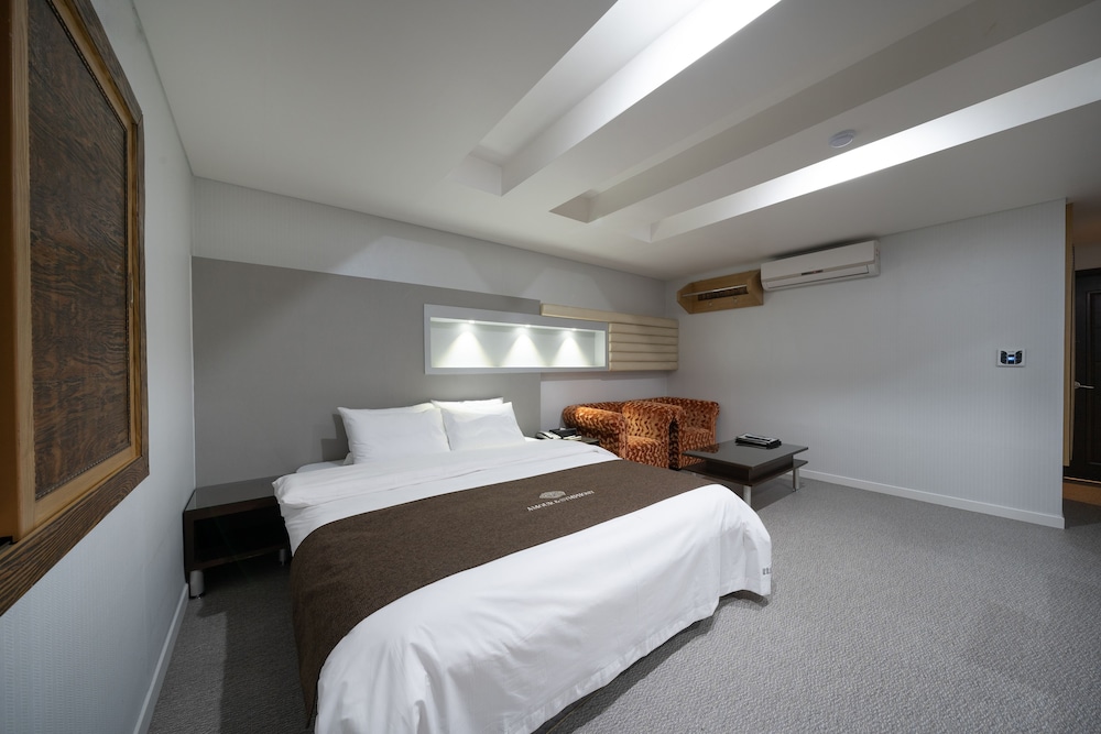 Suwon Symphony Tourist Hotel 23/52