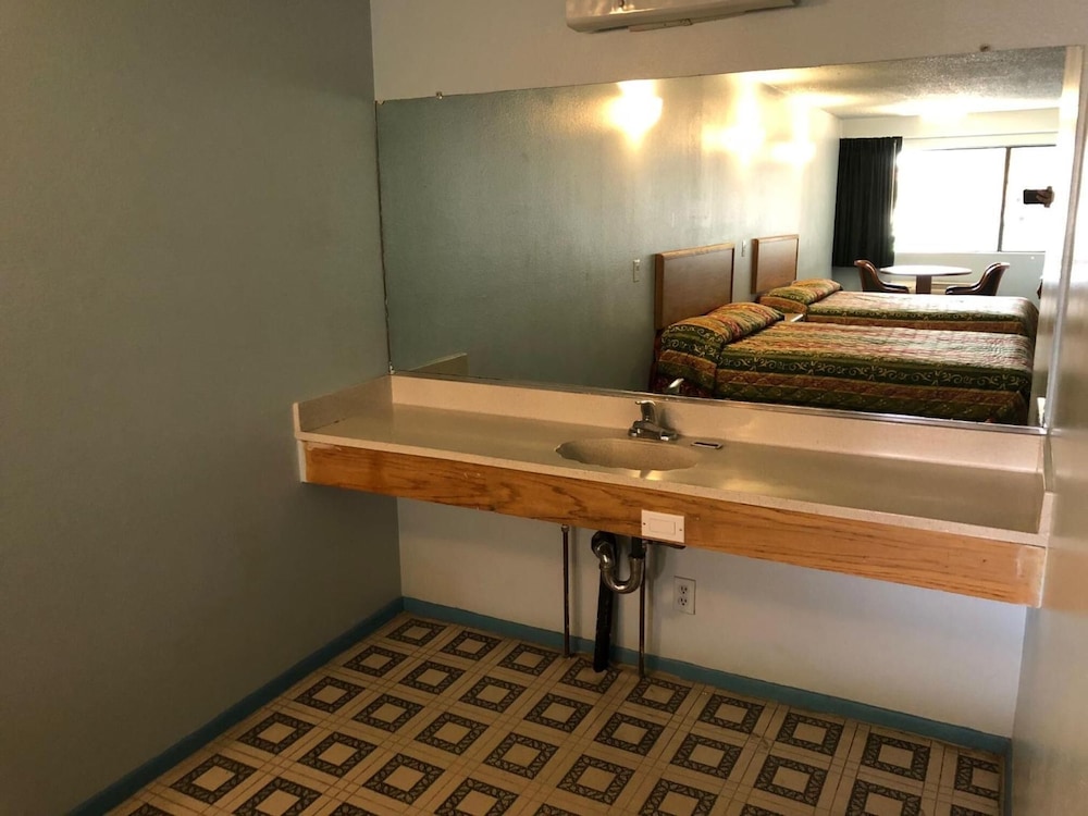 Chester Inn Motel 36/36