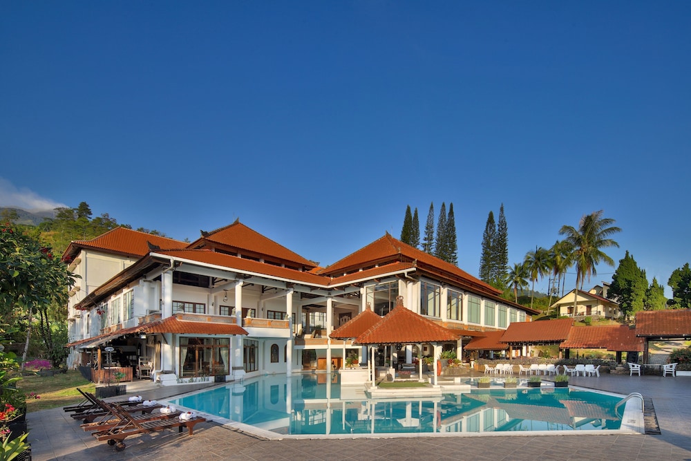 Royal Trawas Hotel & Cottages 2/55