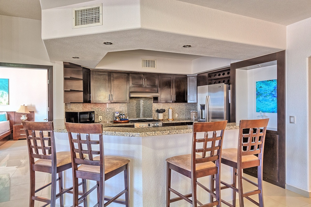 Laguna Shores Resort 32/49