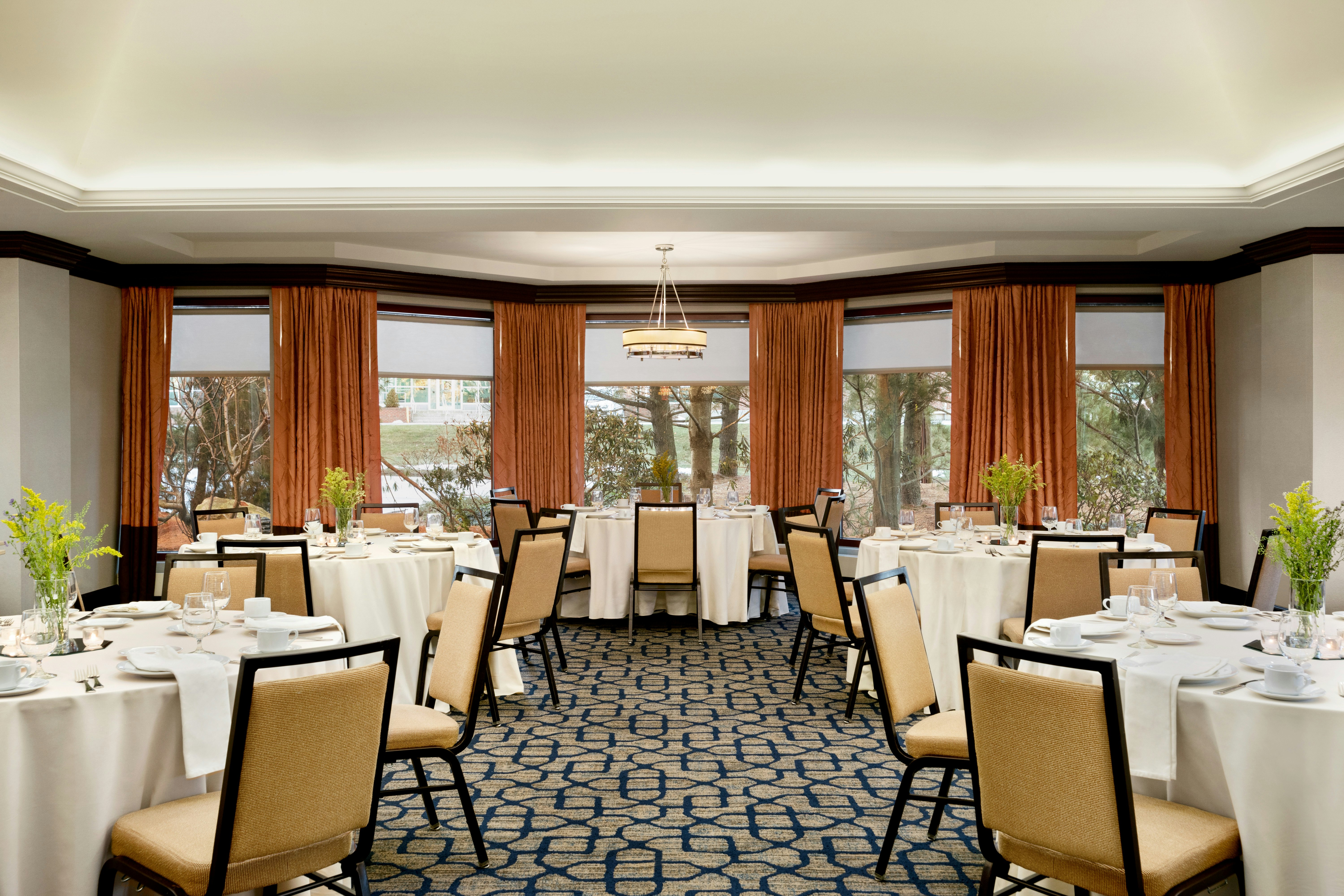 Embassy Suites by Hilton Boston Waltham 33/66