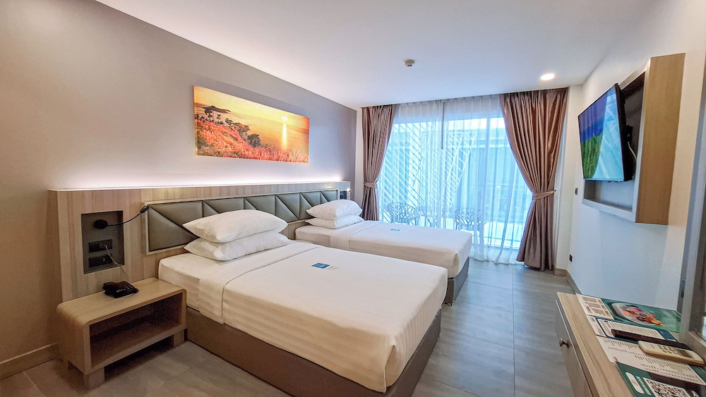 Deluxe Twin Balcony Room