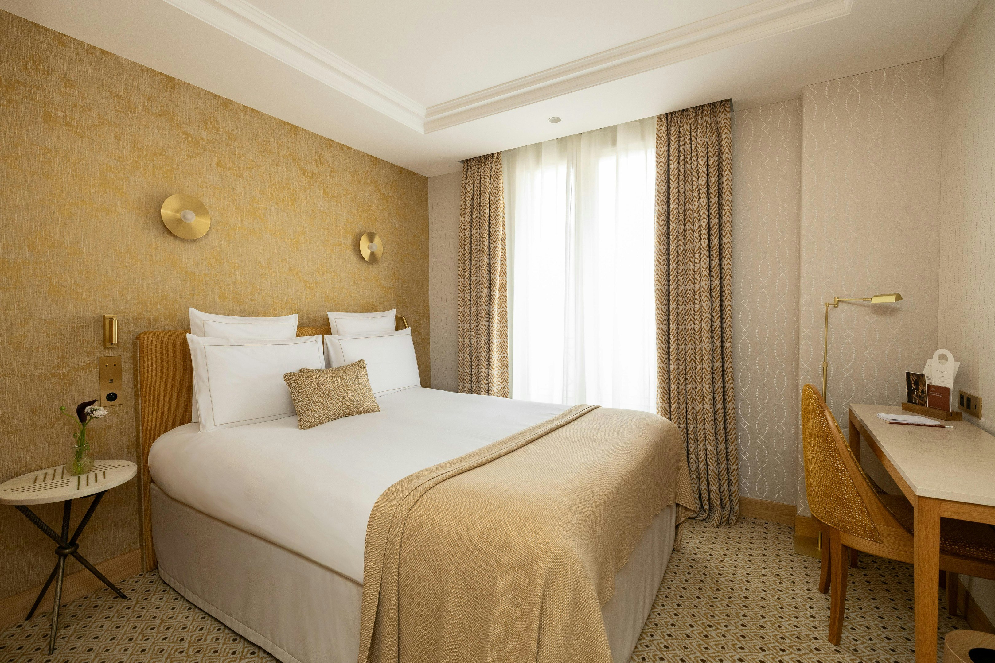 Madison Hotel 42/76