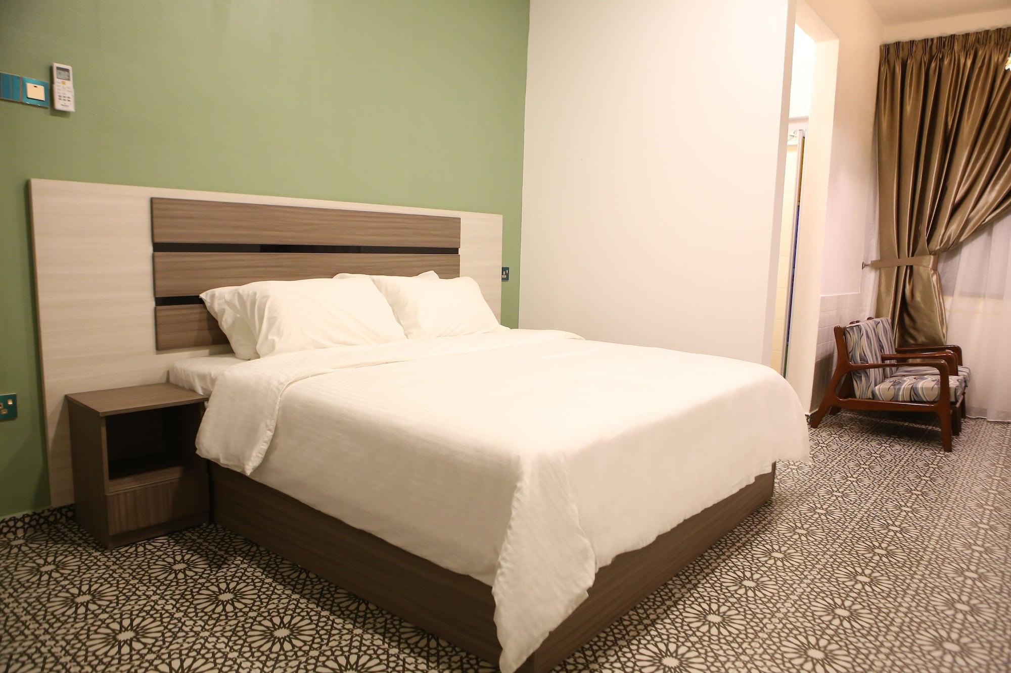Pearl Inn 24/54