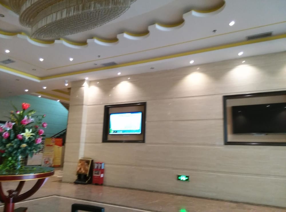 Greentree Inn Guangzhou Chimelong Paradise Yuangang Metro Station Hotel 20/26