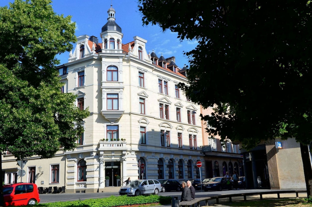 Fruehlings Hotel 1/42