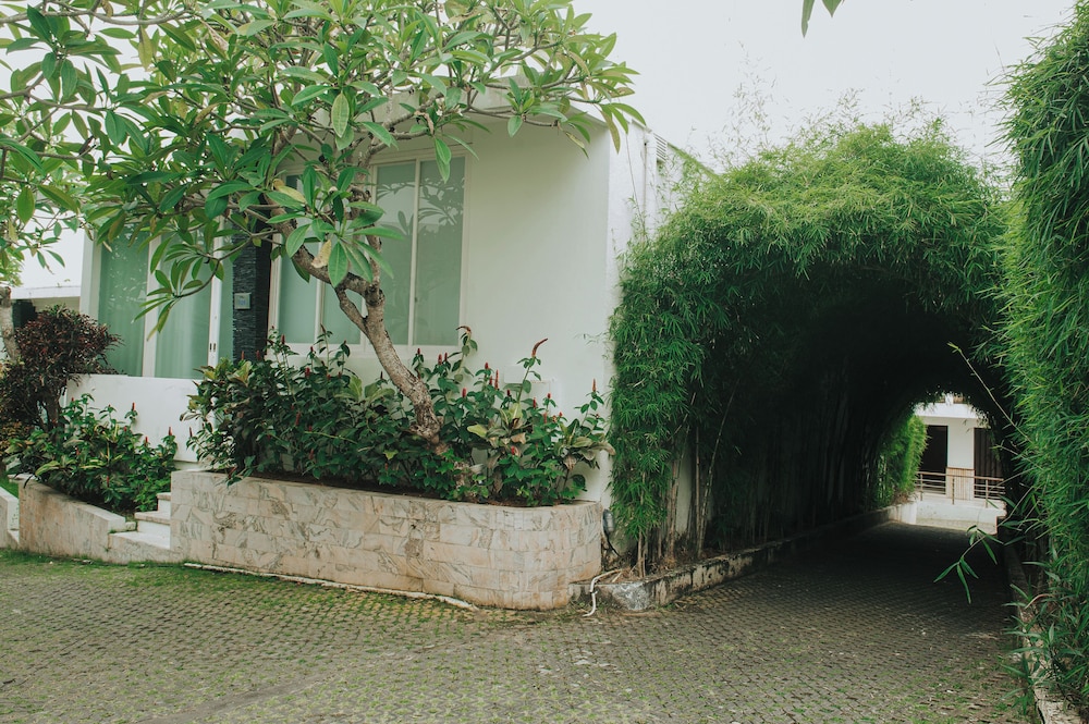 Nunamkhalu Private Villas and Spa (Ex Nusa Dua Retreat) 73/79