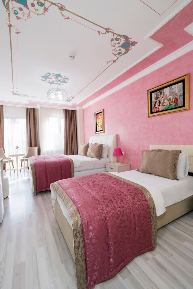 Atam Suites Apart 11/50